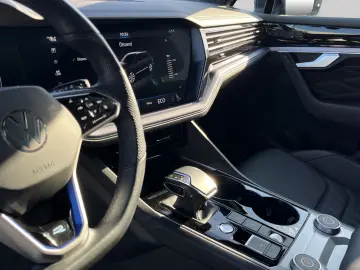 VW Touareg R V6 eHybrid Voll Pano Matrix Sthz Leder