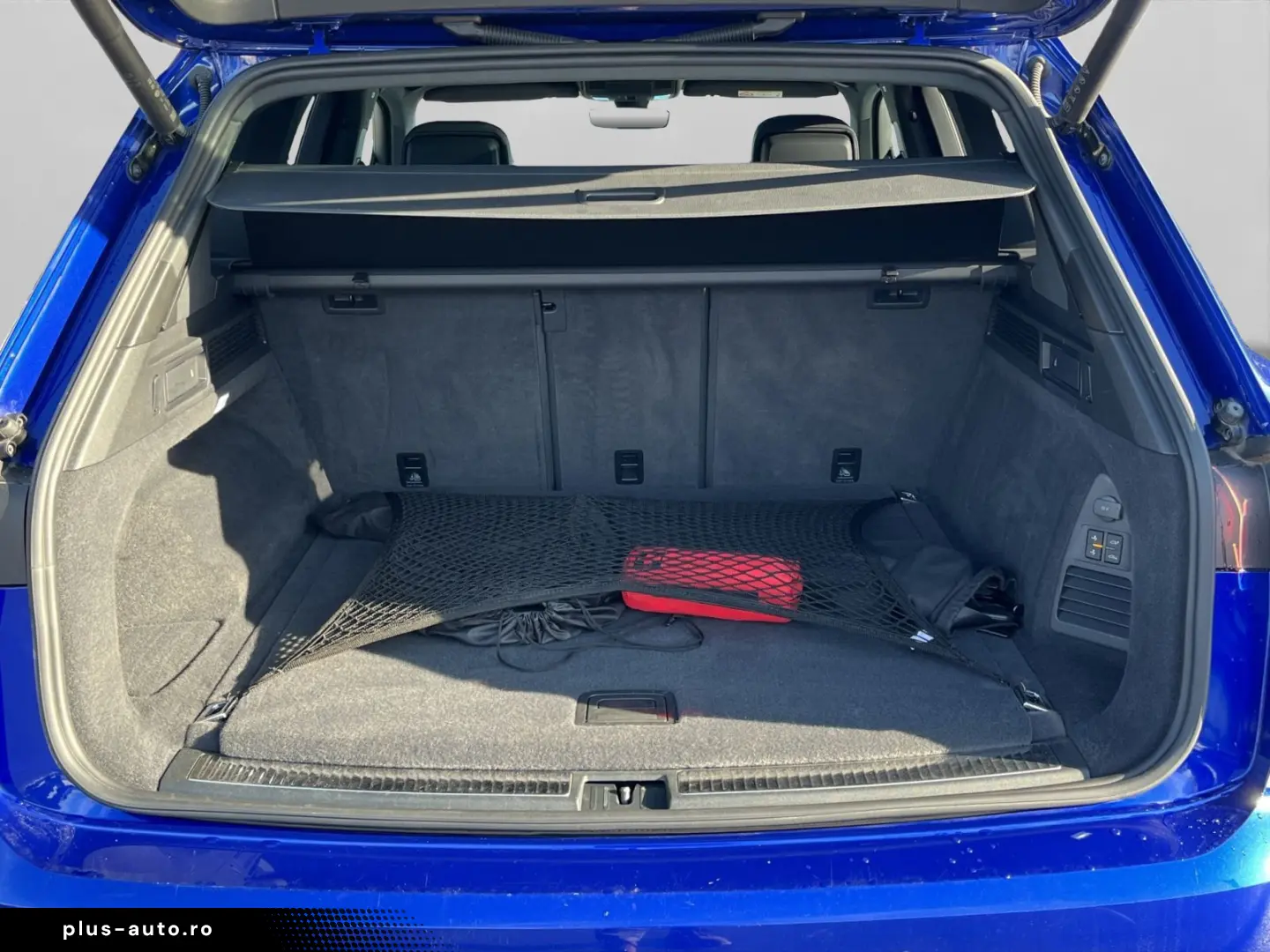 VW Touareg R V6 eHybrid Voll Pano Matrix Sthz Leder