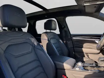 VW Touareg R V6 eHybrid Voll Pano Matrix Sthz Leder