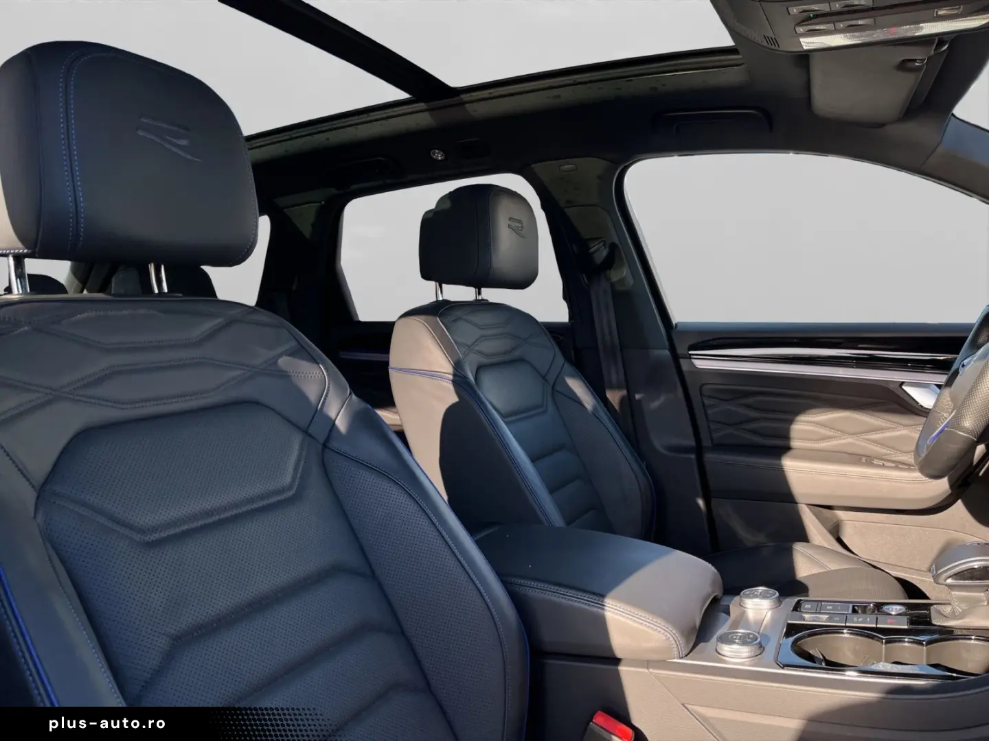 VW Touareg R V6 eHybrid Voll Pano Matrix Sthz Leder