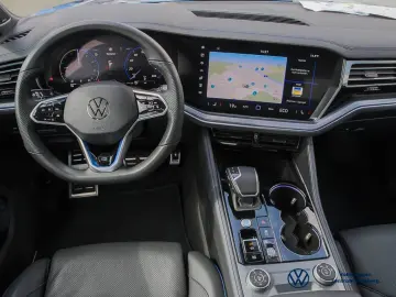 VW Touareg 3.0 TSI eHybrid DSG R PANO AHK RFK ACC