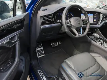 VW Touareg 3.0 TSI eHybrid DSG R PANO AHK RFK ACC