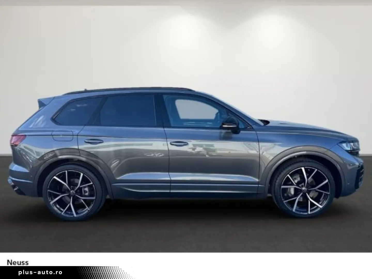 VW Touareg R-LINE 3.0 TDI DSG NAVI PANO AHK KOMFORT