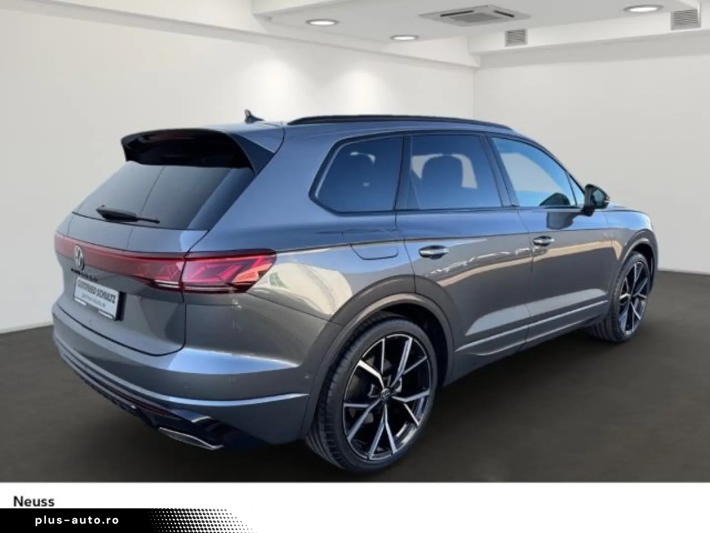 VW Touareg R-LINE 3.0 TDI DSG NAVI PANO AHK KOMFORT