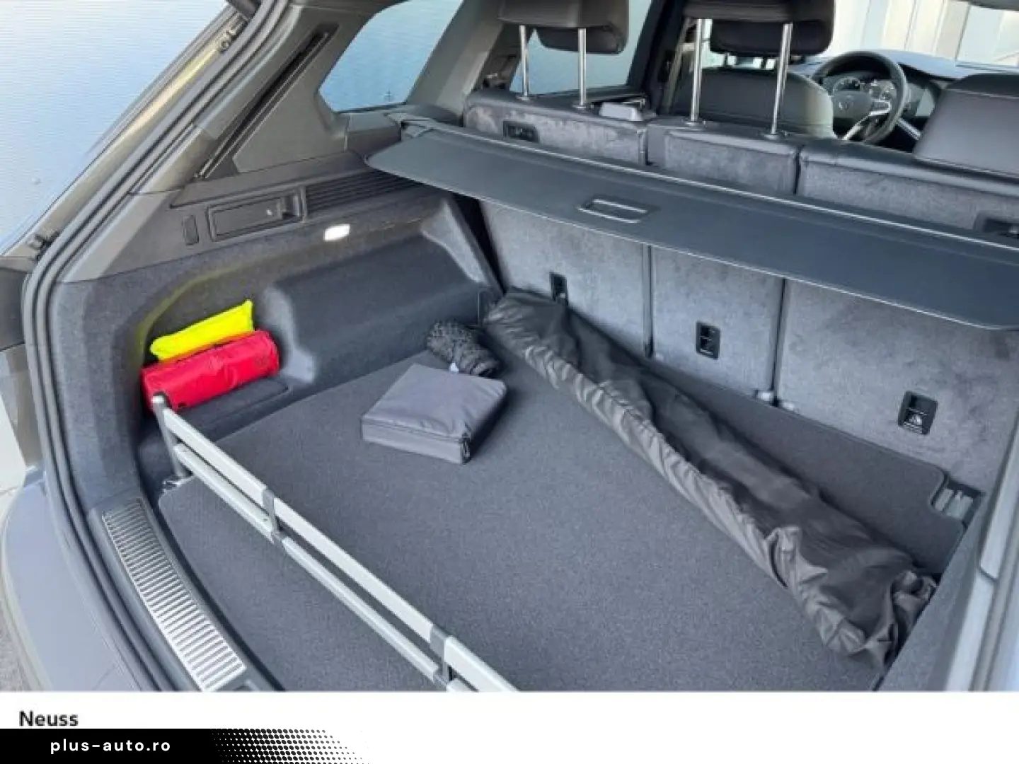 VW Touareg R-LINE 3.0 TDI DSG NAVI PANO AHK KOMFORT