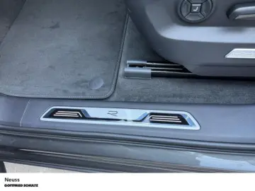 VW Touareg R-LINE 3.0 TDI DSG NAVI PANO AHK KOMFORT