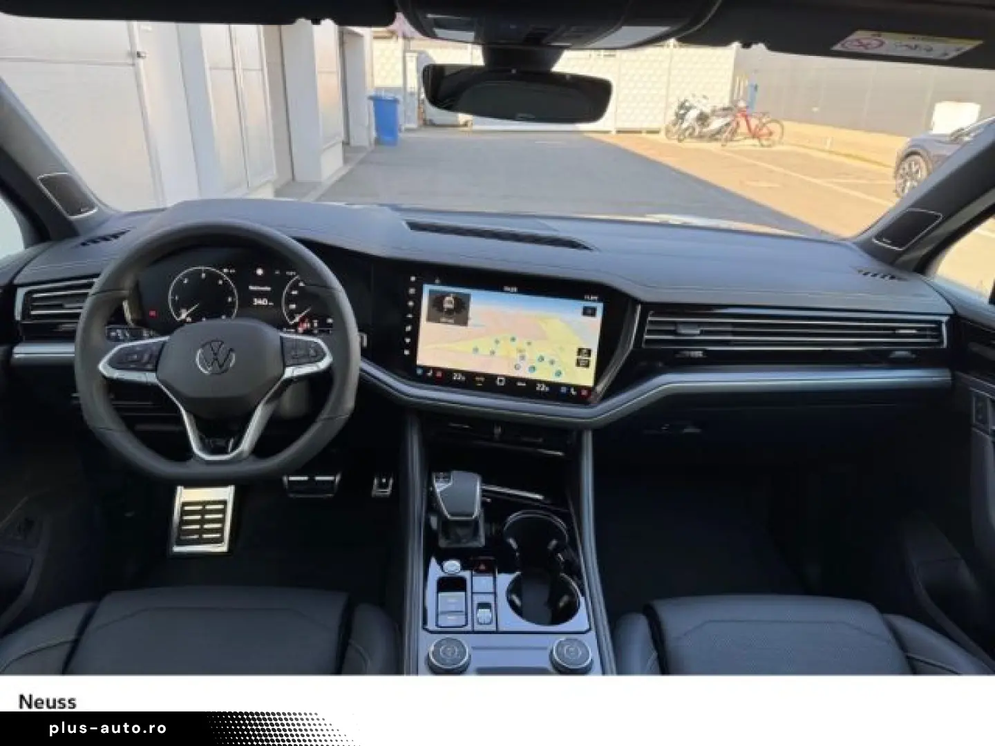 VW Touareg R-LINE 3.0 TDI DSG NAVI PANO AHK KOMFORT