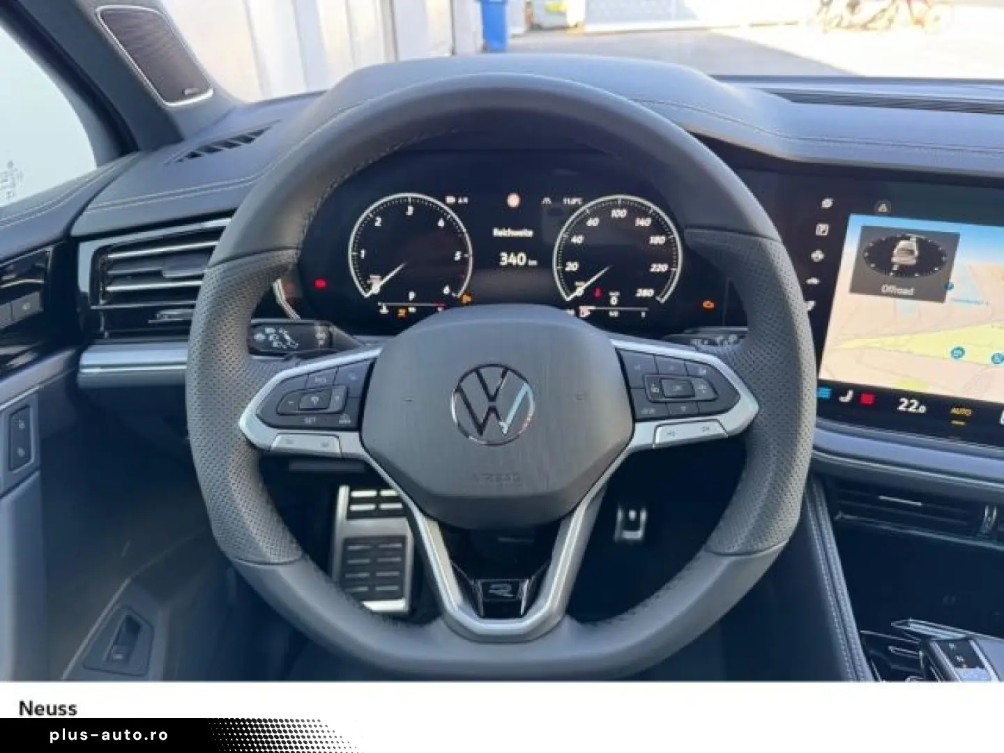 VW Touareg R-LINE 3.0 TDI DSG NAVI PANO AHK KOMFORT