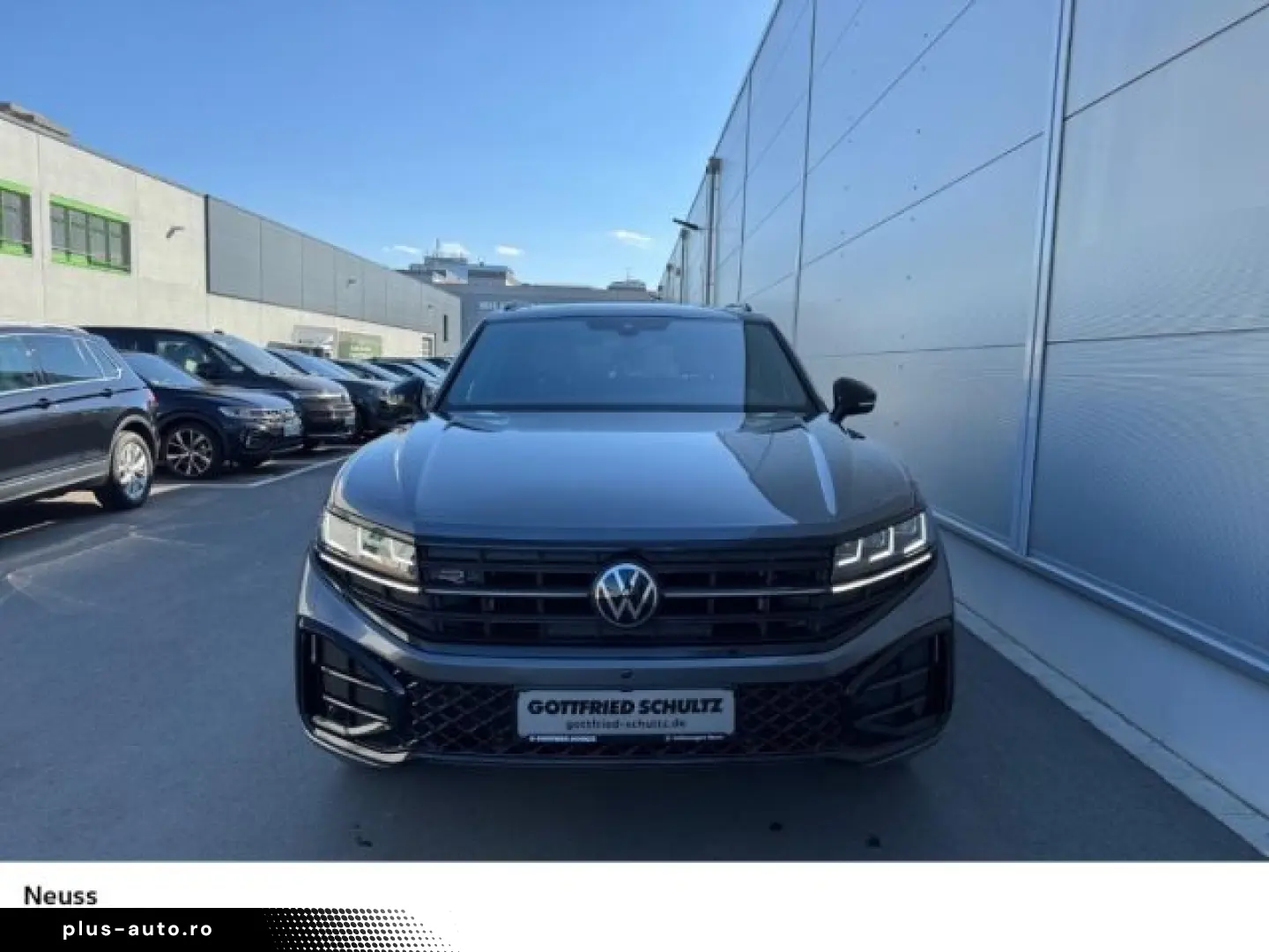 VW Touareg R-LINE 3.0 TDI DSG NAVI PANO AHK KOMFORT