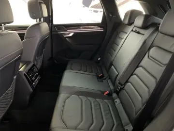 VW Touareg 3.0 TDI R-Line AHK STANDHZG BLACK 22ZOLL