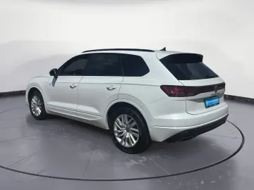 VW Touareg TDI R-Line AHK Adaptivfahrwerk HUD Pano