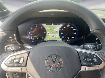 VW Touareg TDI R-Line AHK Adaptivfahrwerk HUD Pano