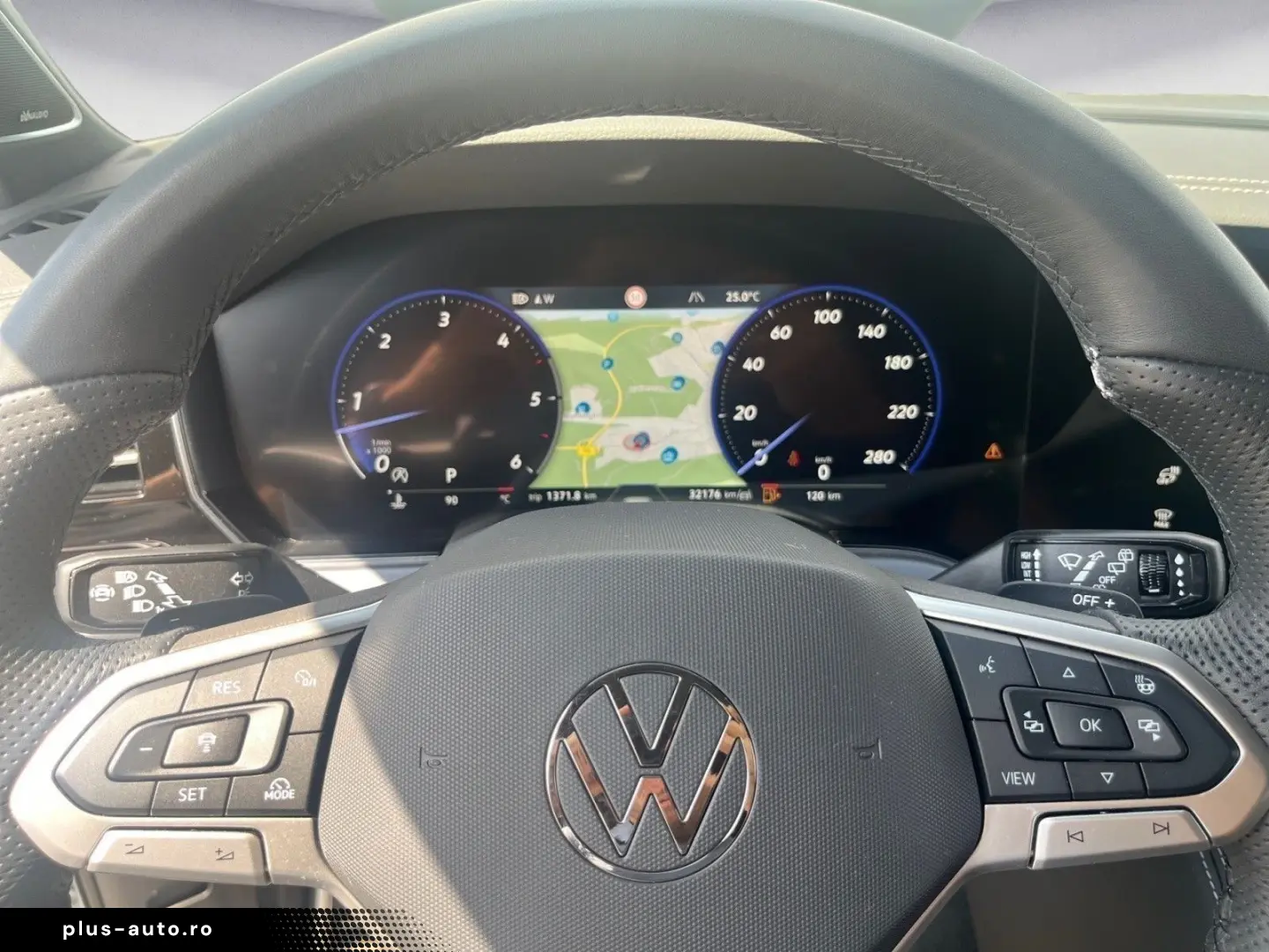VW Touareg TDI R-Line AHK Adaptivfahrwerk HUD Pano