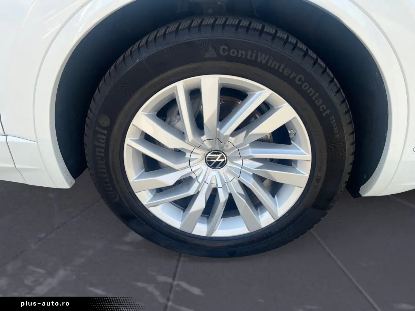 VW Touareg TDI R-Line AHK Adaptivfahrwerk HUD Pano