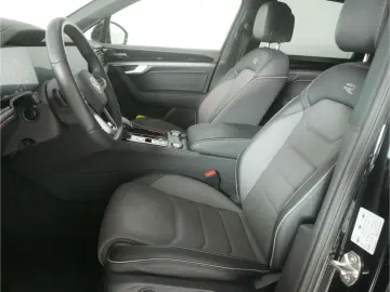 VW Touareg 3.0 TDI V6 4Motion R-Line Black Style