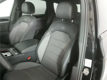 VW Touareg 3.0 TDI V6 4Motion R-Line Black Style