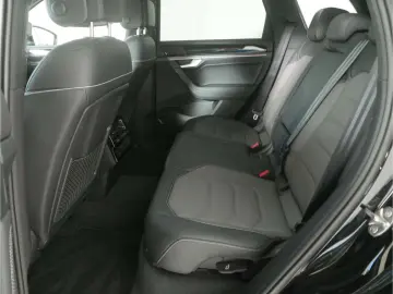 VW Touareg 3.0 TDI V6 4Motion R-Line Black Style