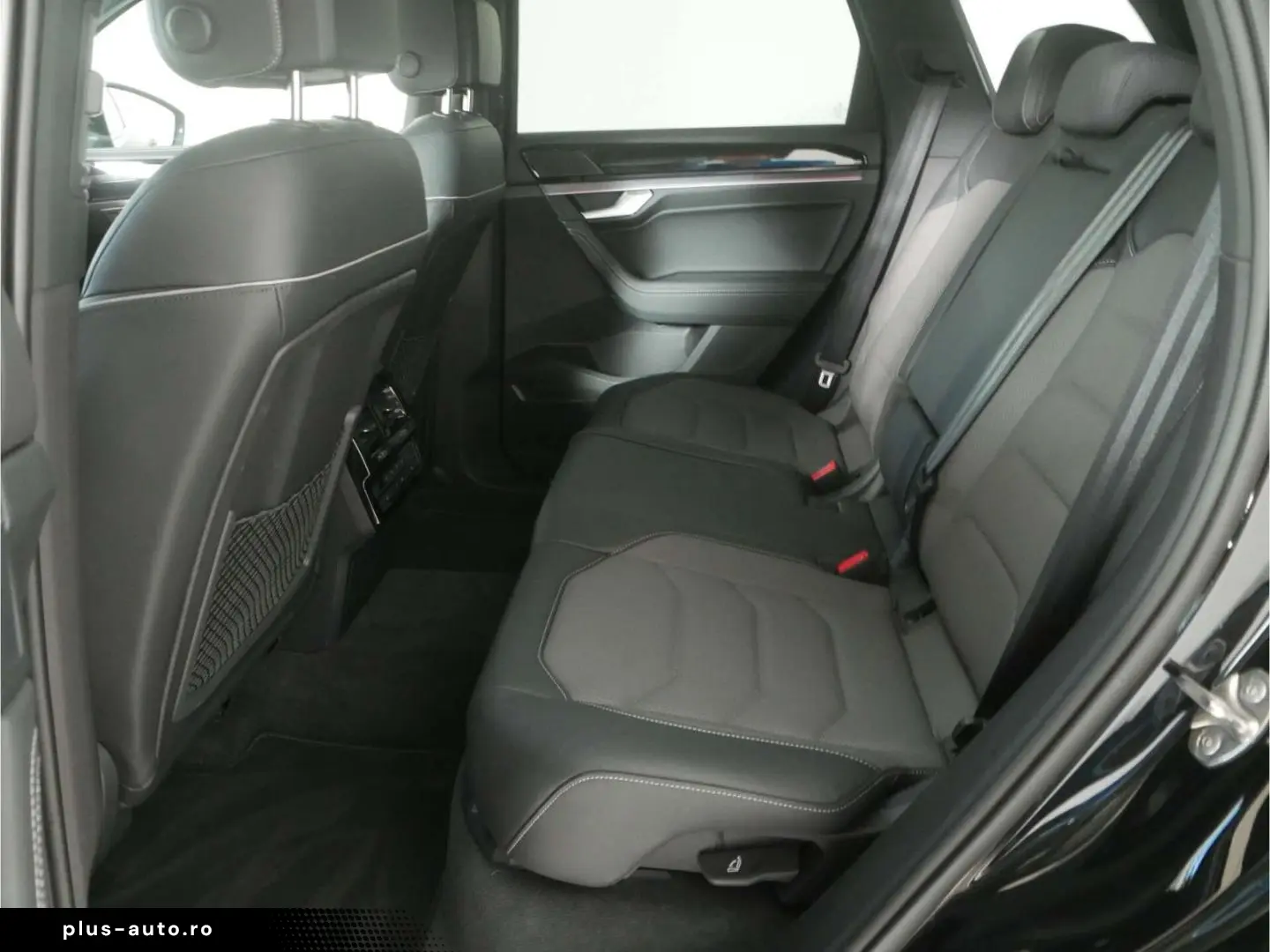 VW Touareg 3.0 TDI V6 4Motion R-Line Black Style