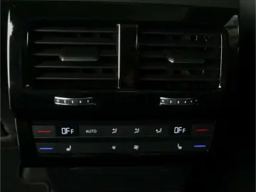 VW Touareg 3.0 TDI V6 4Motion R-Line Black Style