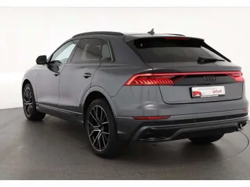 AUDI Q8 55 TFSI quattro S line