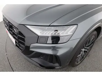 AUDI Q8 55 TFSI quattro S line