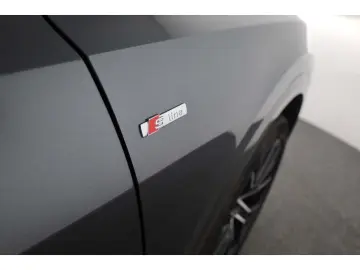 AUDI Q8 55 TFSI quattro S line