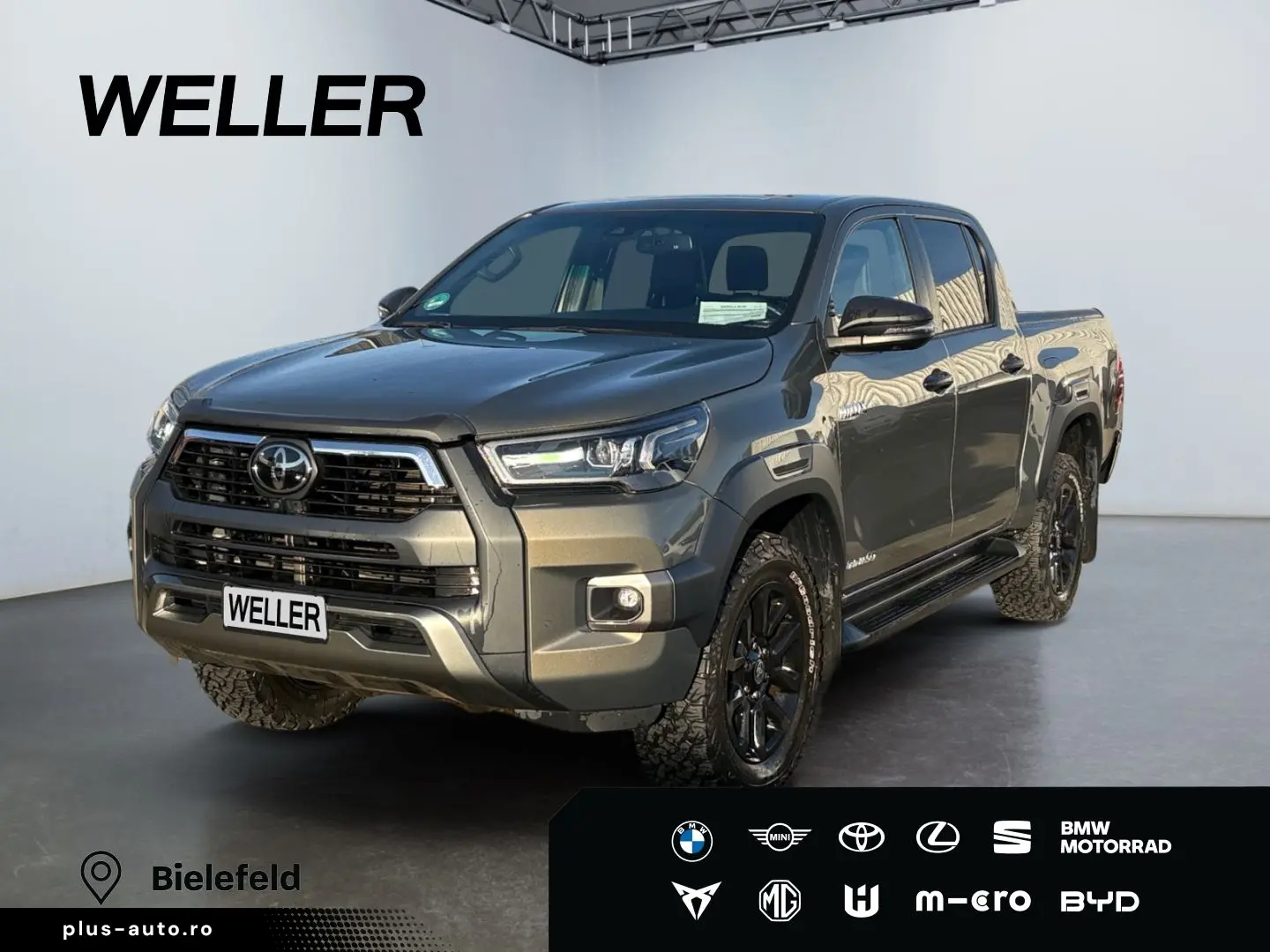 TOYOTA Hilux 4x4 Double Cab Invincible  AHK 360  Leder