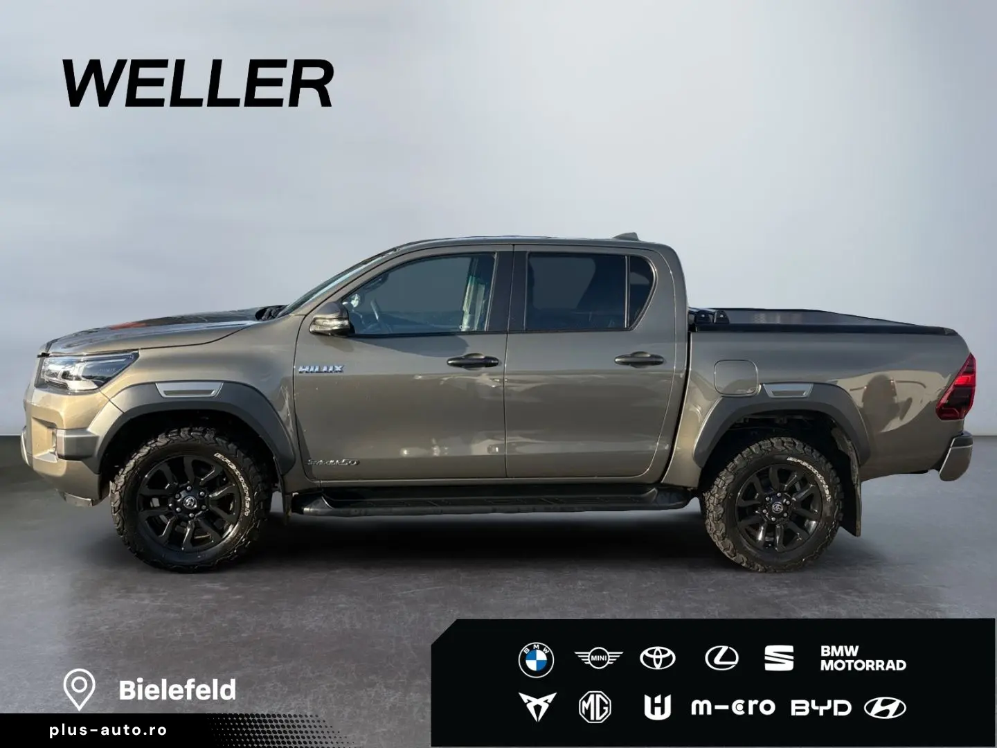 TOYOTA Hilux 4x4 Double Cab Invincible  AHK 360  Leder
