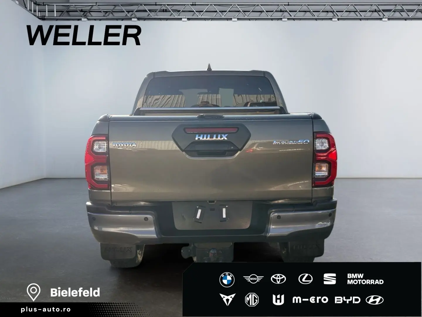 TOYOTA Hilux 4x4 Double Cab Invincible  AHK 360  Leder