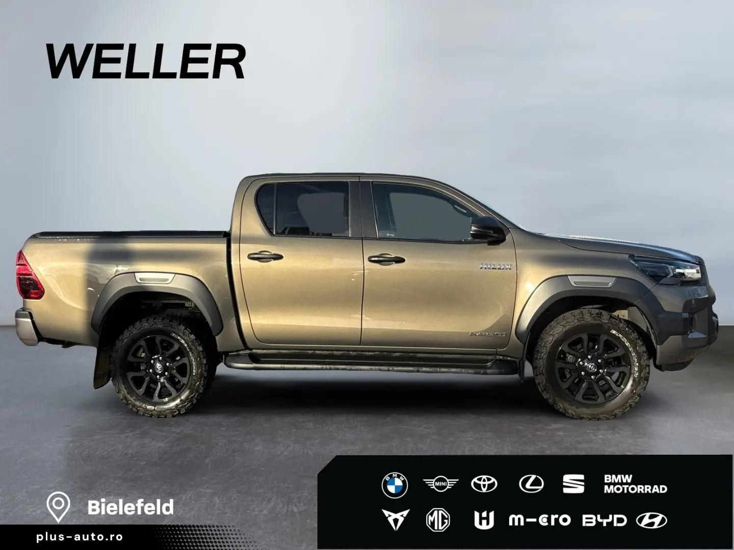 TOYOTA Hilux 4x4 Double Cab Invincible  AHK 360  Leder