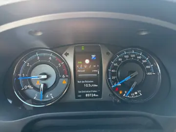 TOYOTA Hilux 4x4 Double Cab Invincible  AHK 360  Leder