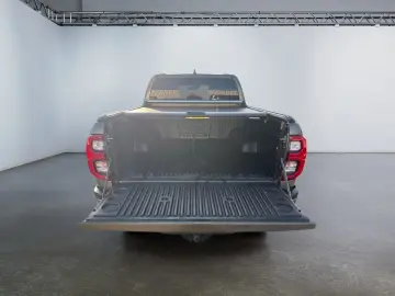 TOYOTA Hilux 4x4 Double Cab Invincible  AHK 360  Leder