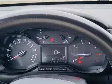 Citroen C3 BlueHDi Fab.- 04.2020 Motor.- 1.5 Diesel 100 CP