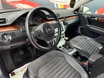 VOLKSWAGEN PASSAT 2.0 TDI MANUAL – TRANSPORT GRATUIT