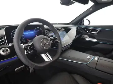 Mercedes-Benz E 220 d T AMG-Line