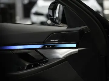 BMW 520 i M Sport 20LM ACC AHK