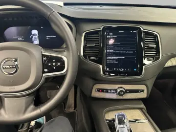 VOLVO XC90 T8 AWD Plug-in Hybrid Ultra Bright
