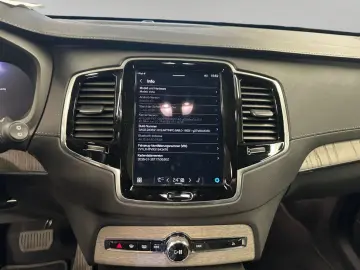 VOLVO XC90 T8 AWD Plug-in Hybrid Ultra Bright