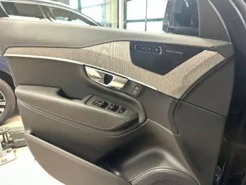VOLVO XC90 T8 AWD Plug-in Hybrid Ultra Bright
