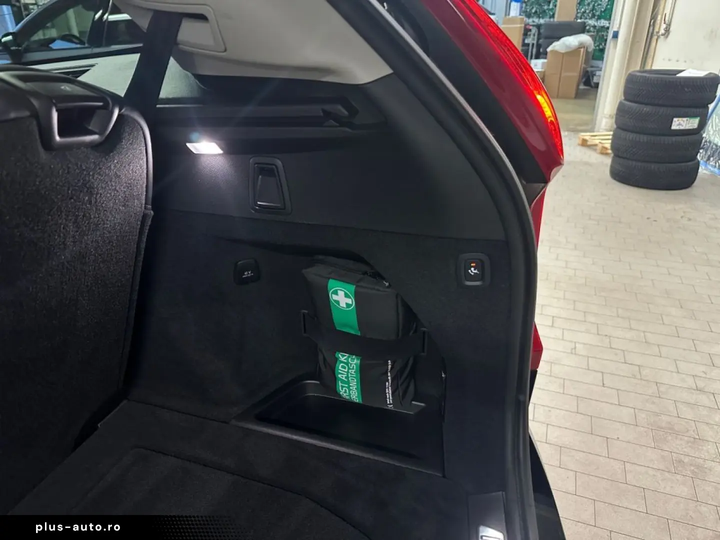 VOLVO XC90 T8 AWD Plug-in Hybrid Ultra Bright