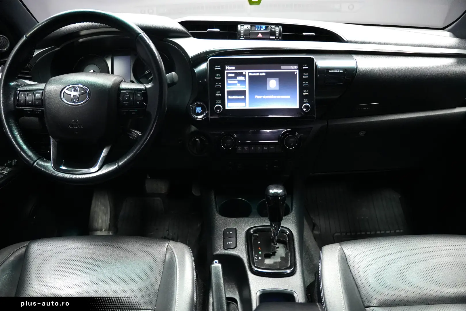 TOYOTA HILUX 2.8D DC AT INVINCIBLE