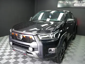 TOYOTA HILUX 2.8D DC AT INVINCIBLE