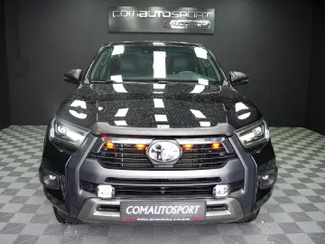 TOYOTA HILUX 2.8D DC AT INVINCIBLE