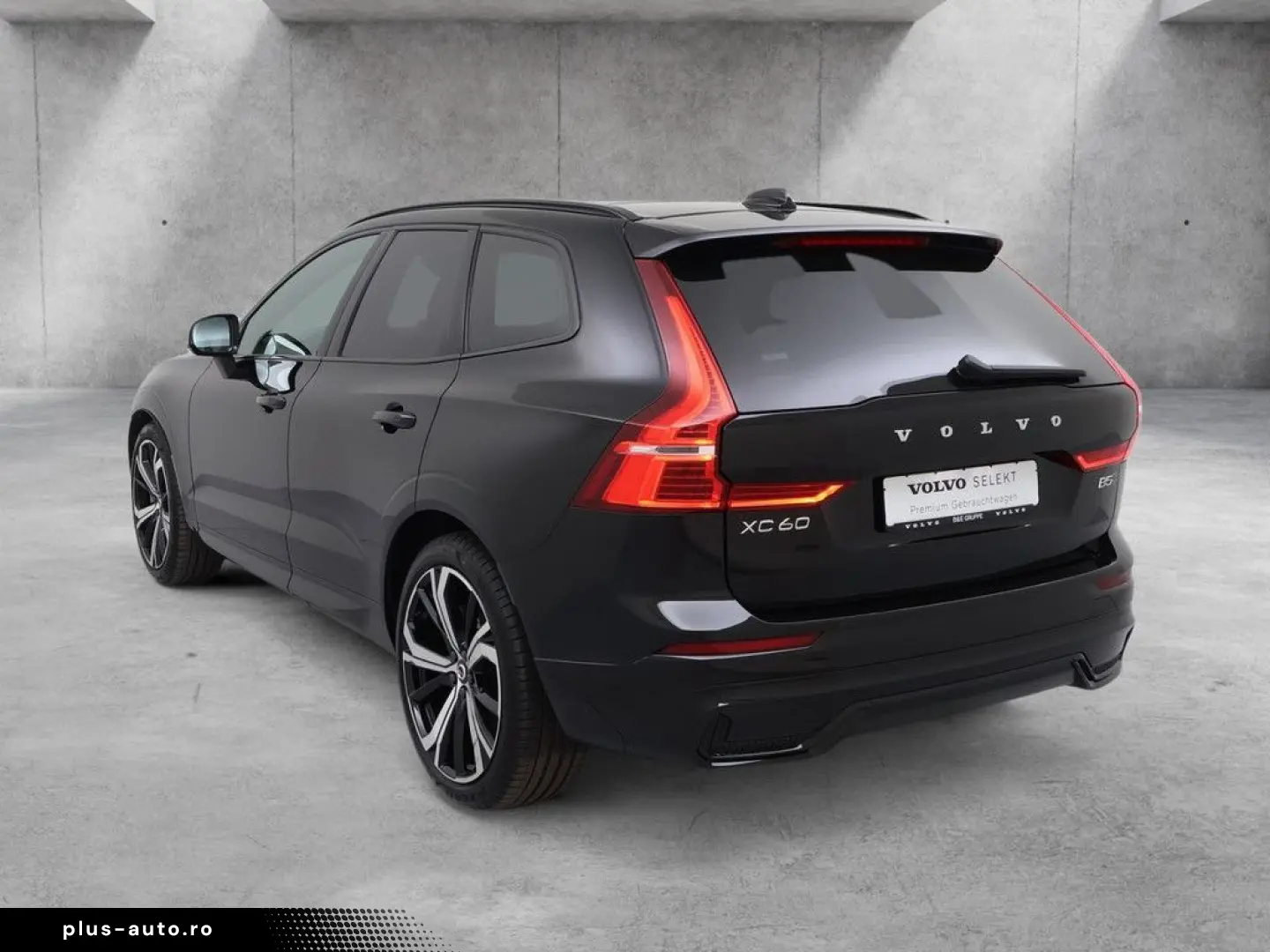 VOLVO XC60 B5 AWD Ultra Dark LUFTFAHRWERK   AHK   B&W