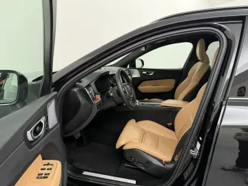 VOLVO XC60 B5 AWD Ultra Dark LUFTFAHRWERK   AHK   B&W