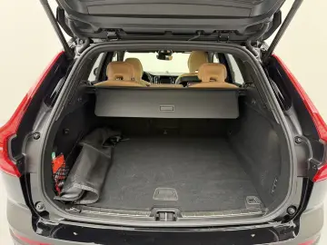 VOLVO XC60 B5 AWD Ultra Dark LUFTFAHRWERK   AHK   B&W