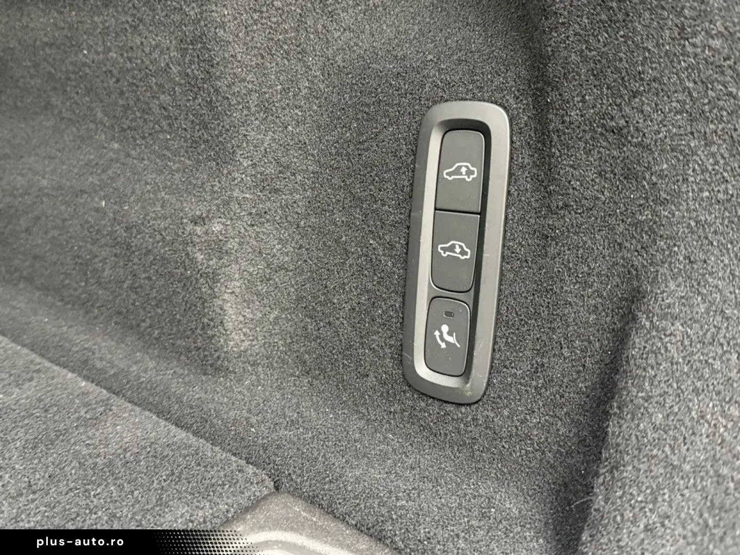 VOLVO XC60 B5 AWD Ultra Dark LUFTFAHRWERK   AHK   B&W