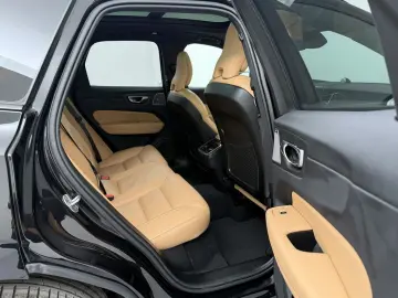 VOLVO XC60 B5 AWD Ultra Dark LUFTFAHRWERK   AHK   B&W