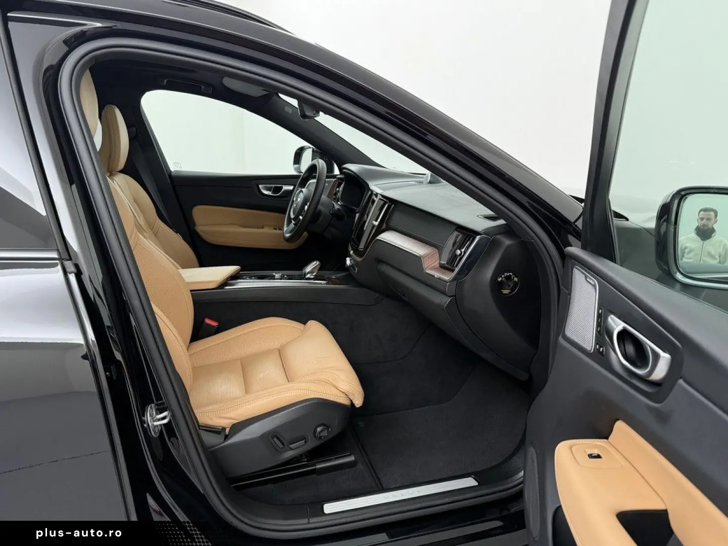 VOLVO XC60 B5 AWD Ultra Dark LUFTFAHRWERK   AHK   B&W