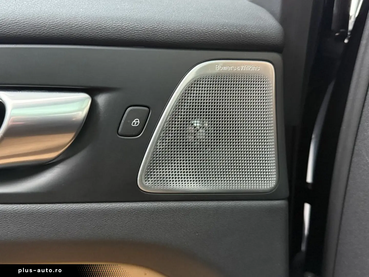 VOLVO XC60 B5 AWD Ultra Dark LUFTFAHRWERK   AHK   B&W